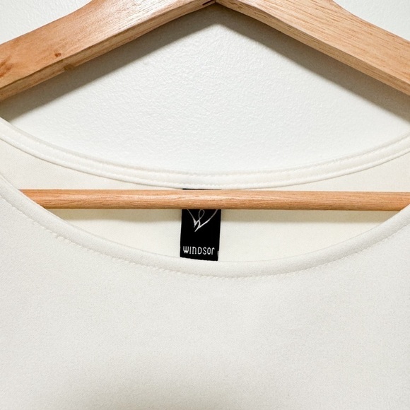 Windsor Crop top flowy sleeve off white top |  Large - Picture 5 of 9